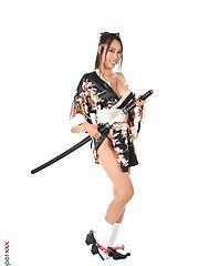 f0918	2021-11-26	Ayako Fuji	Geisha In Neo-Tokyo